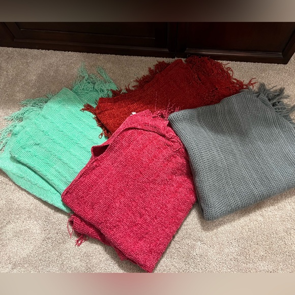 Lot of 4 Gorgeous Lularoe Mimi Shawl’s - Picture 2 of 6